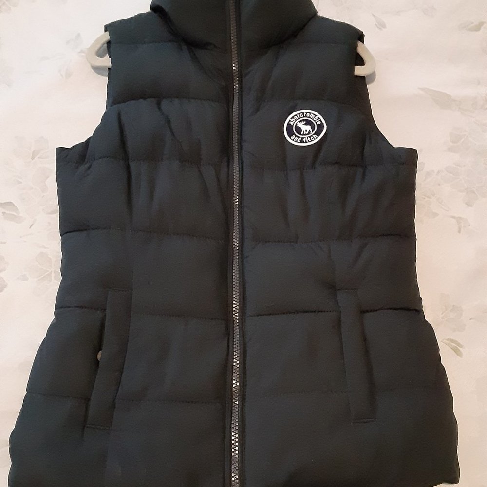 Abercrombie kids puffer vest  XL